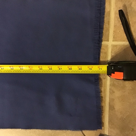 Johnstons of Elgin Blue Extra Fine Merino Wool Fringed Scarf Made in Scotland - Picture 9 of 10